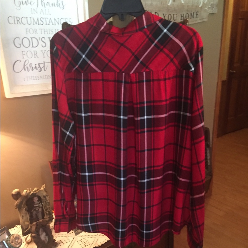 Button up top - Picture 3 of 3